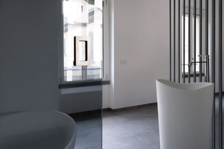 Bagno moderno design minimale Milano Monza - Ristrutturazione interni AD2ARCHITECTS